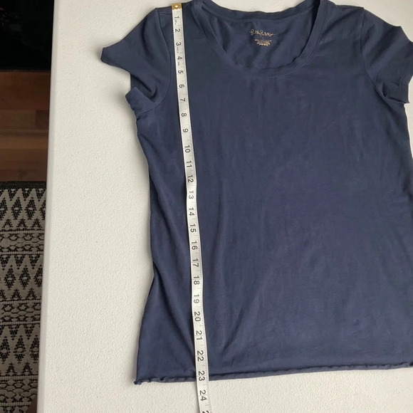 Women’s Lily Pulitzer small tee - Picture 4 of 5